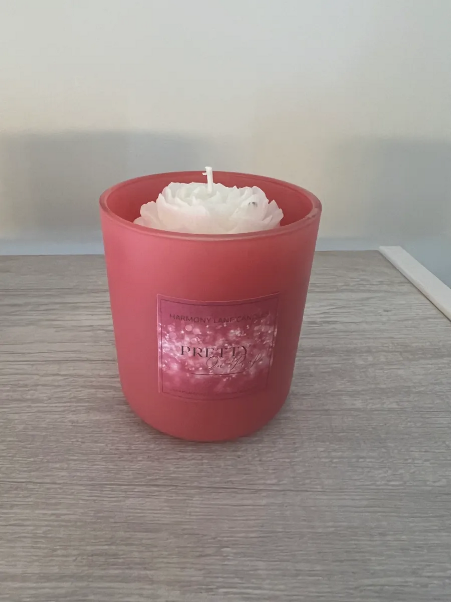 14 oz Lux Pretty in Pink Scented Candle
