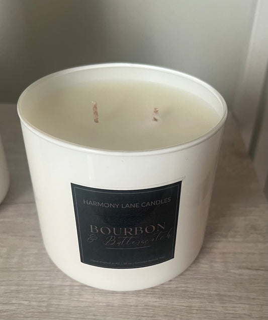 18 oz Bourbon & Butterscotch Scented Candle