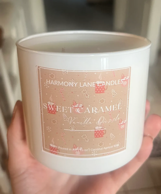 18 oz Sweet Caramel Vanilla Drizzle Scented Candle